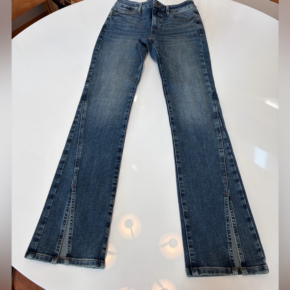 #201 Express Dark Blue Flare Jeans in Excellent Condition. Size 0/2/4